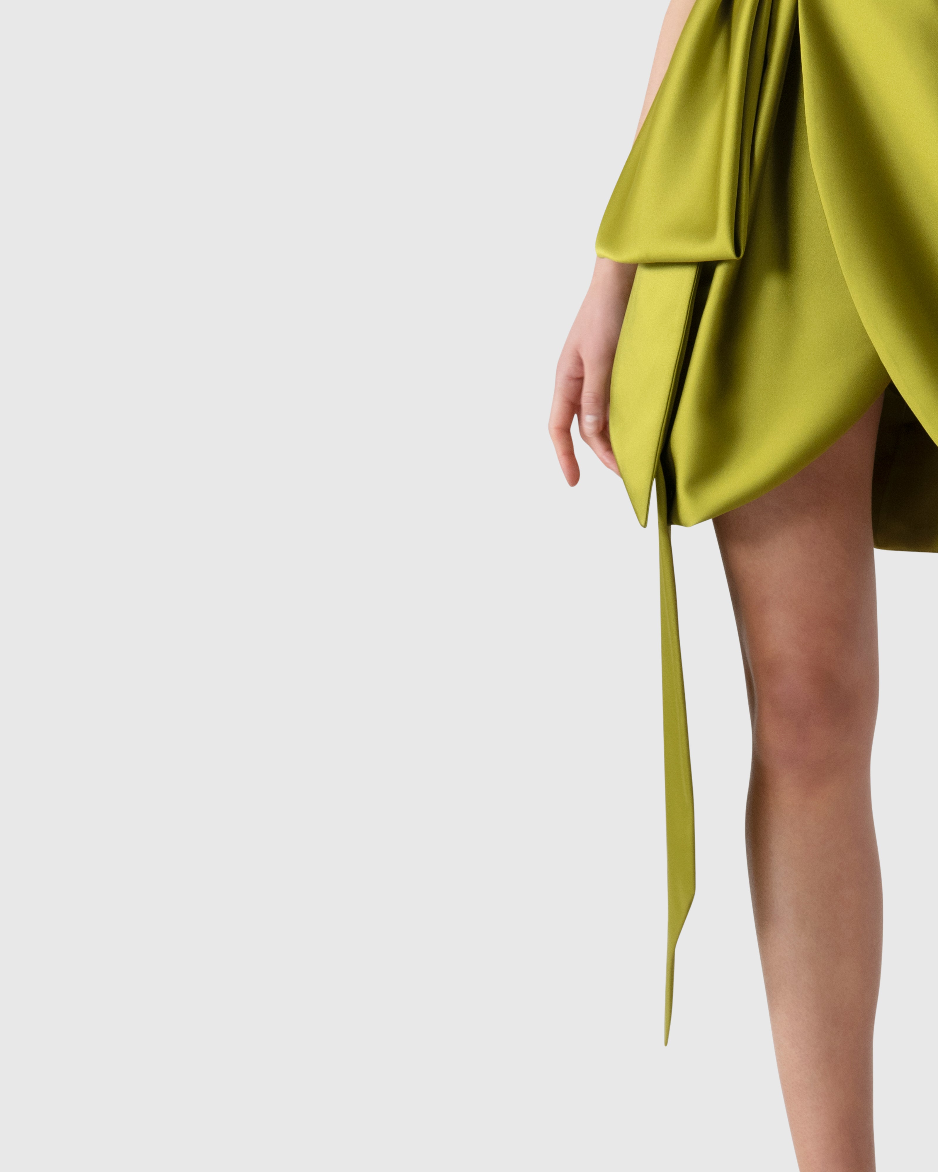 Abito bustier corto verde in raso