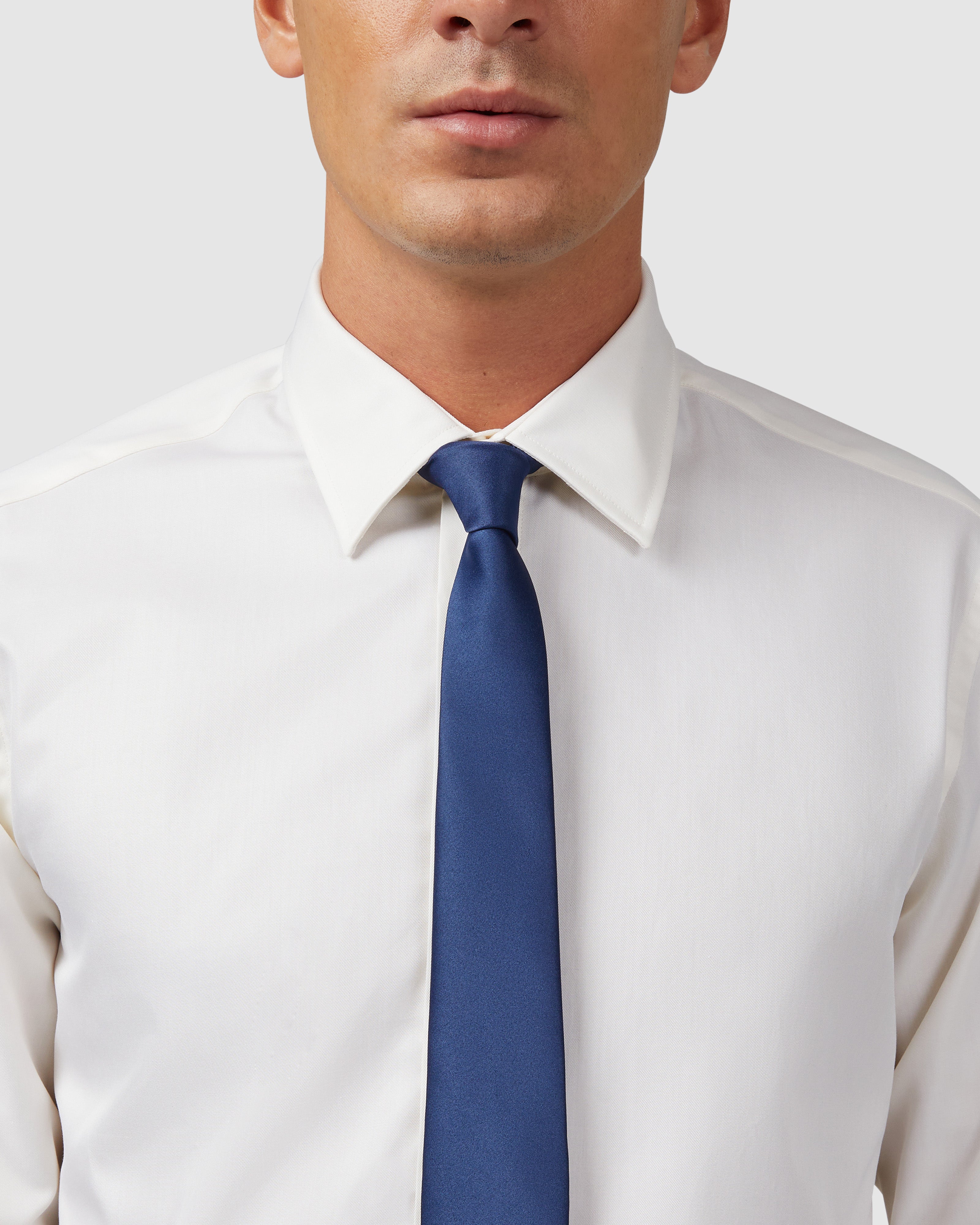 Cravate bluette en satin