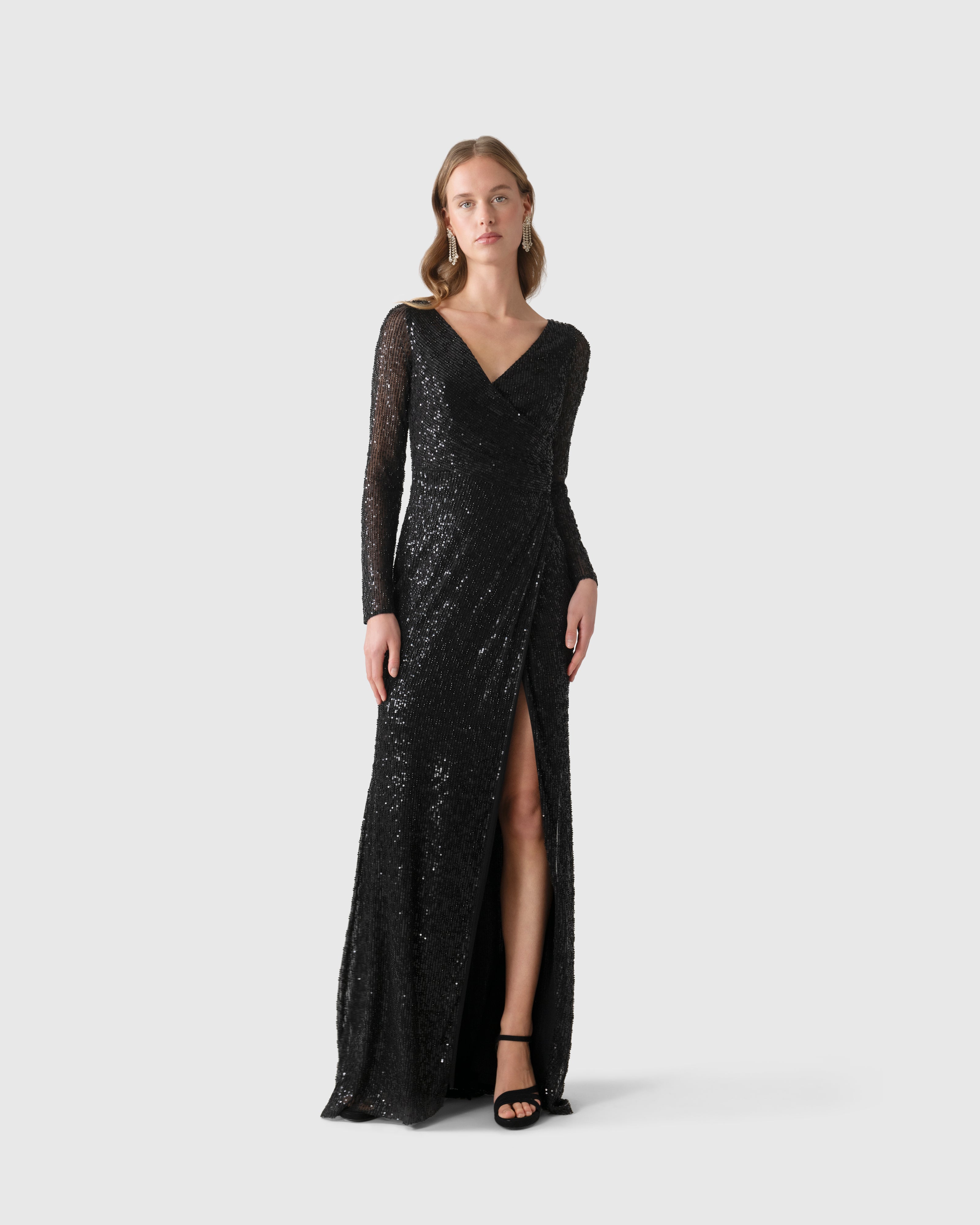 Robe longue ajustée noire en tulle avec broderie