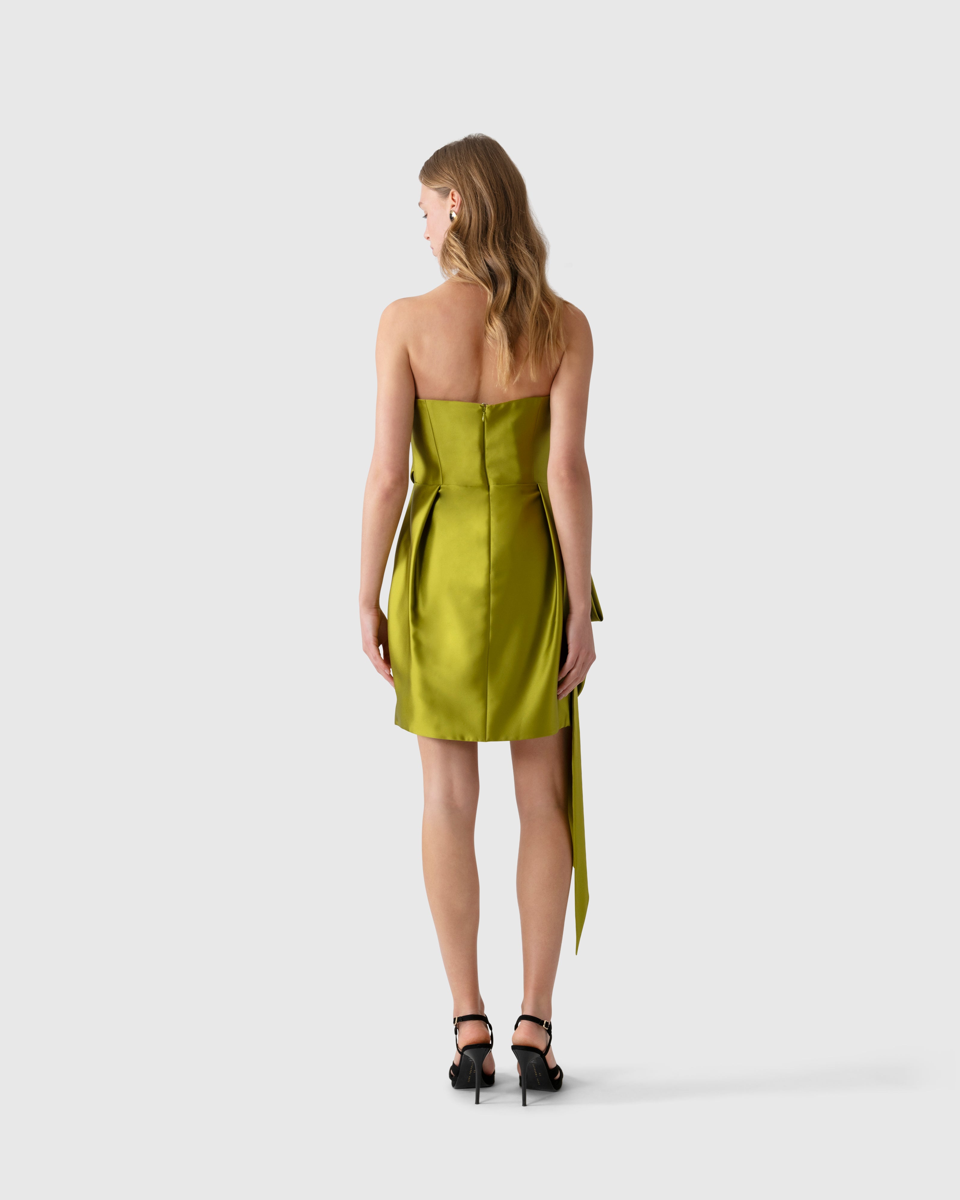 Robe bustier courte en satin vert